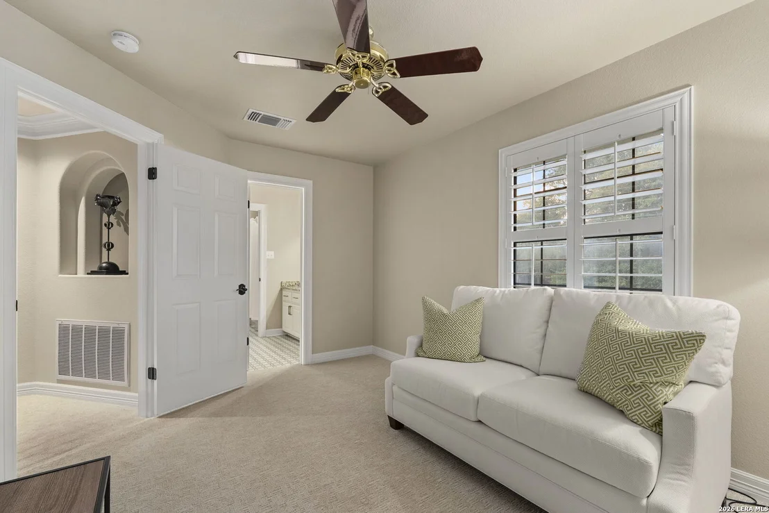 Photo of 2302 BLACKOAK BND
