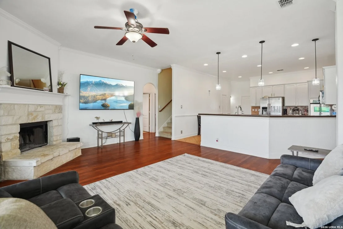 Photo of 7027 LAURA HTS