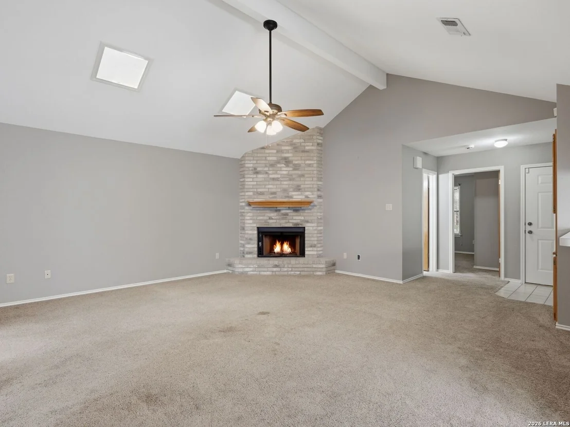 Photo of 526 Riverside Dr
