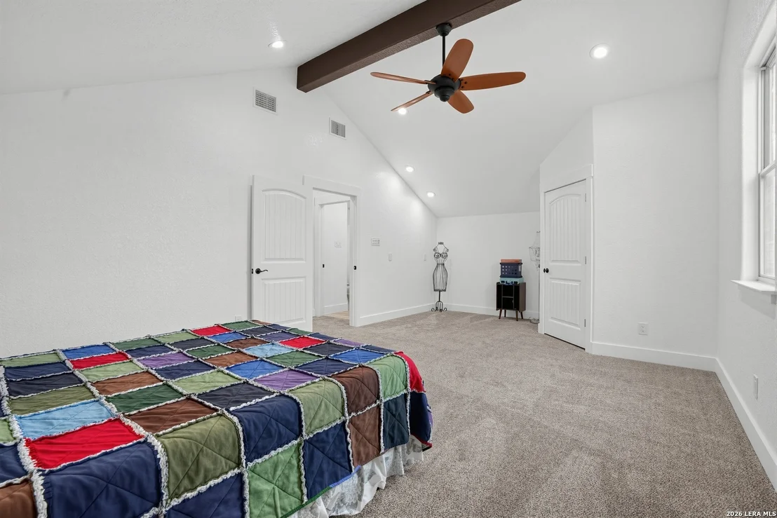 Photo of 105 OAK VIEW DR