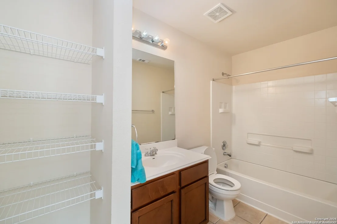 Photo of 234 Turnberry Dr