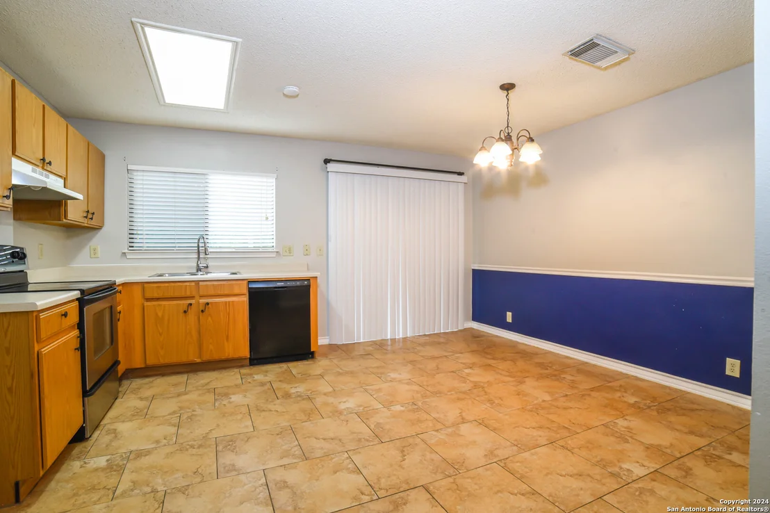 Photo of 10135 SILVER PARK
