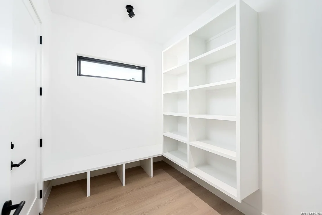 Photo of 16 GRANTHAM GLN