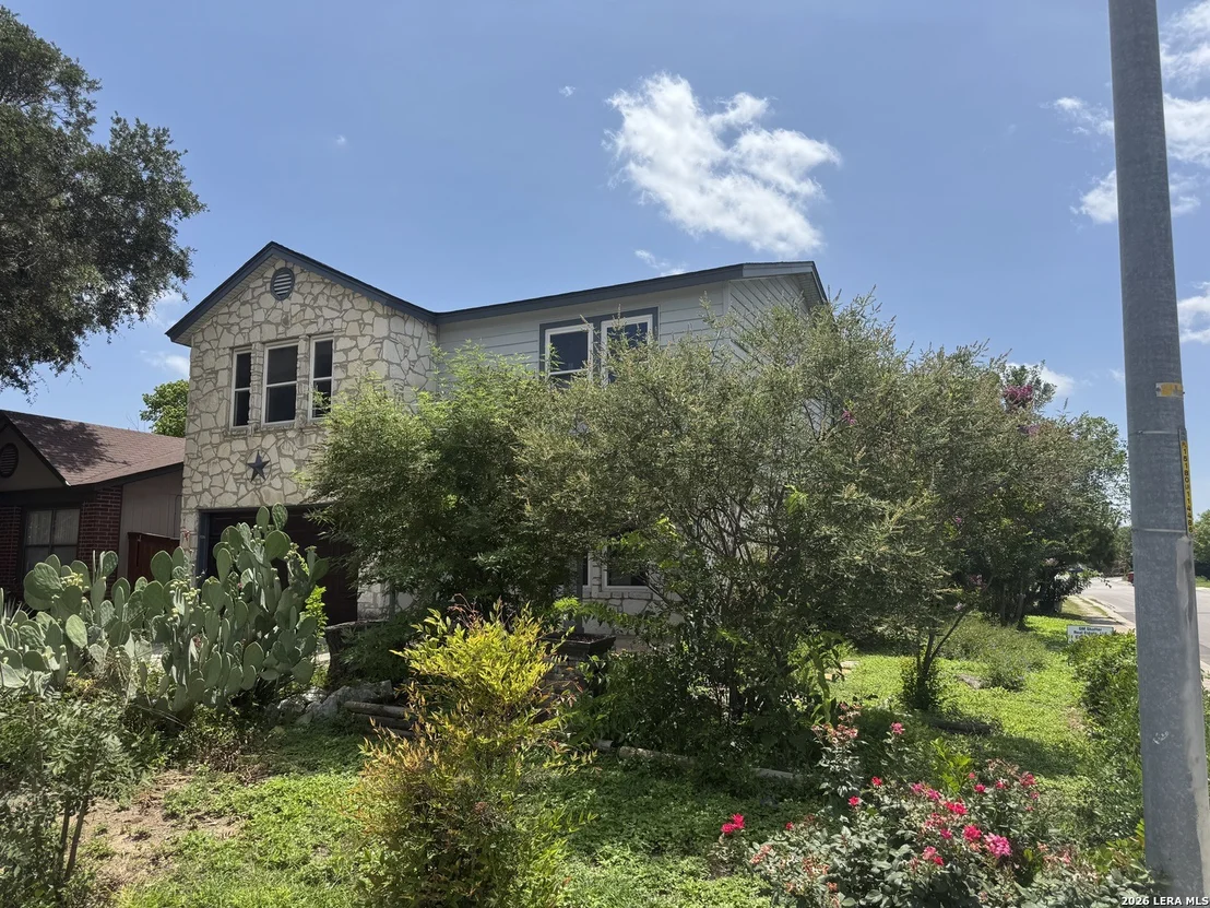 Photo of 7702 Chatsworth