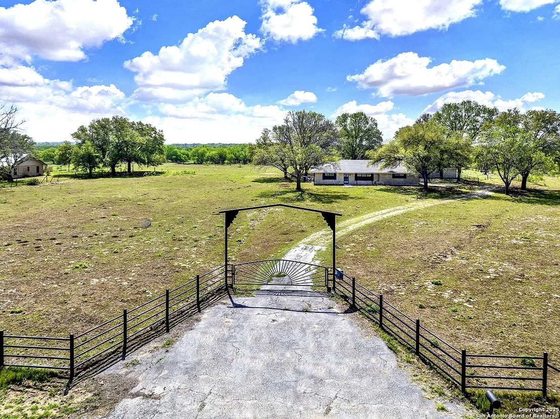 Photo of 1212 County Road 337
