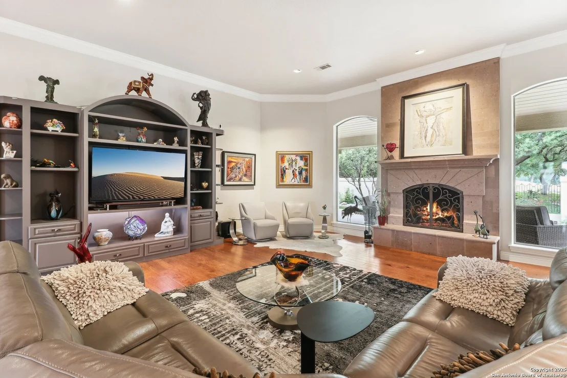 Photo of 908 La Puerta