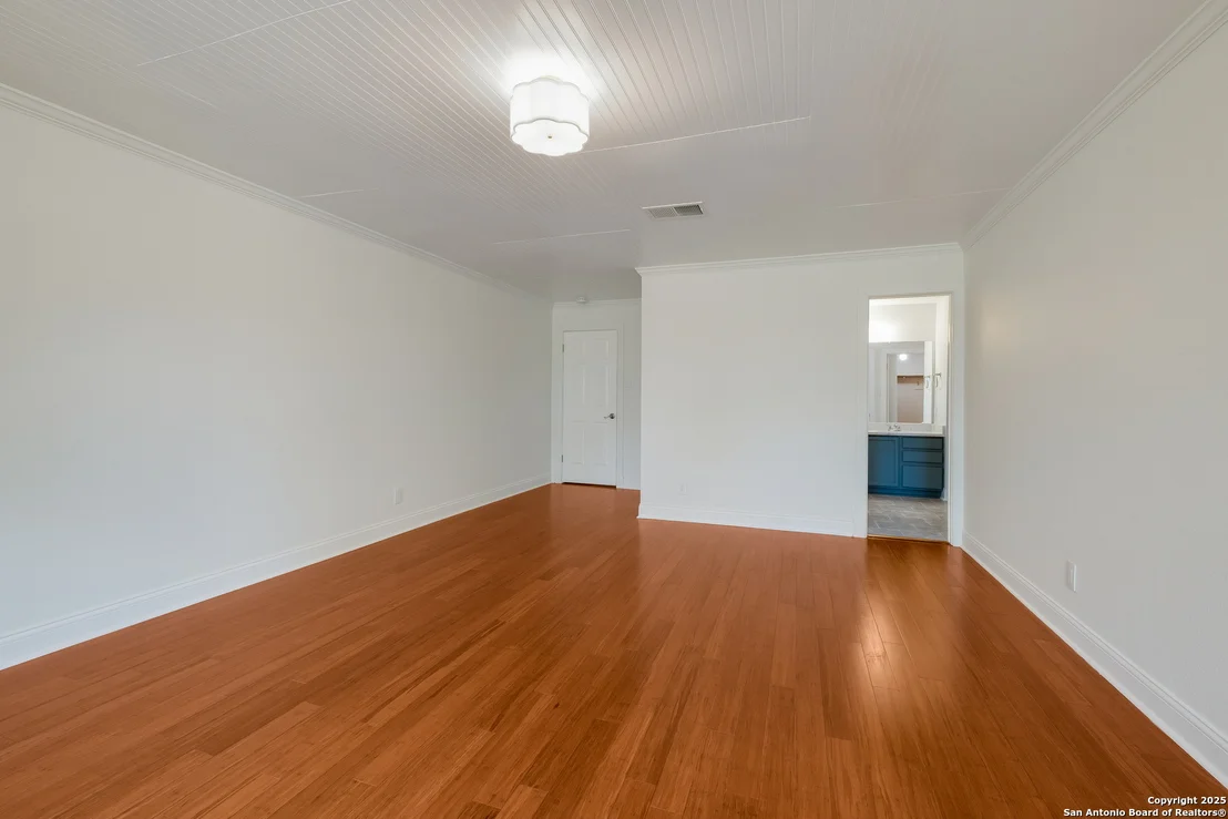 Photo of 15410 Tamaron