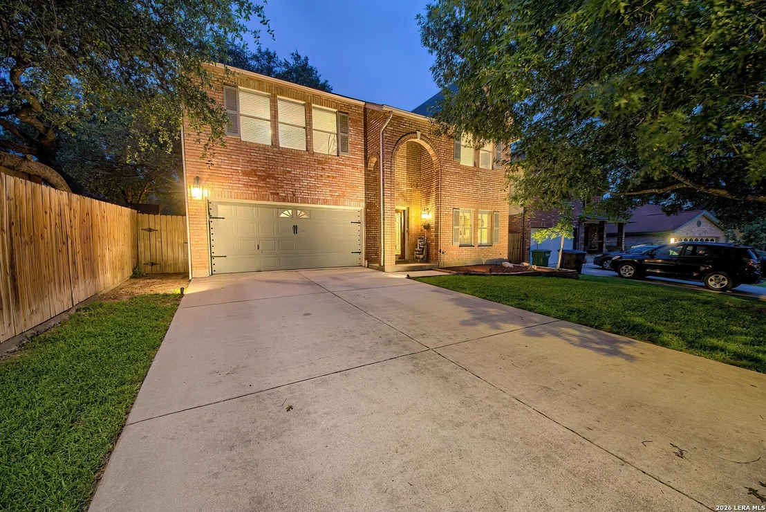 Photo of 2422 Thrasher Oak