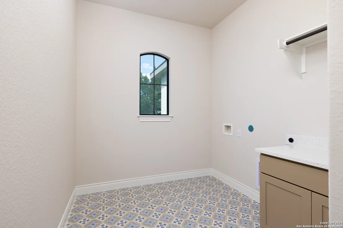 Photo of 335 TOUCAN DR