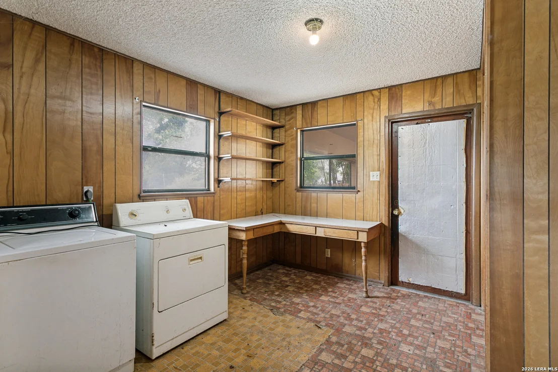 Photo of 12703 MIDDLE LN