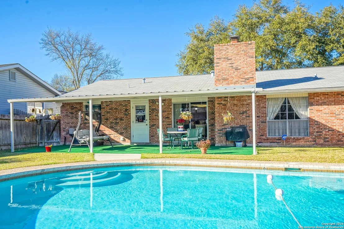 Photo of 6514 Robin Forest