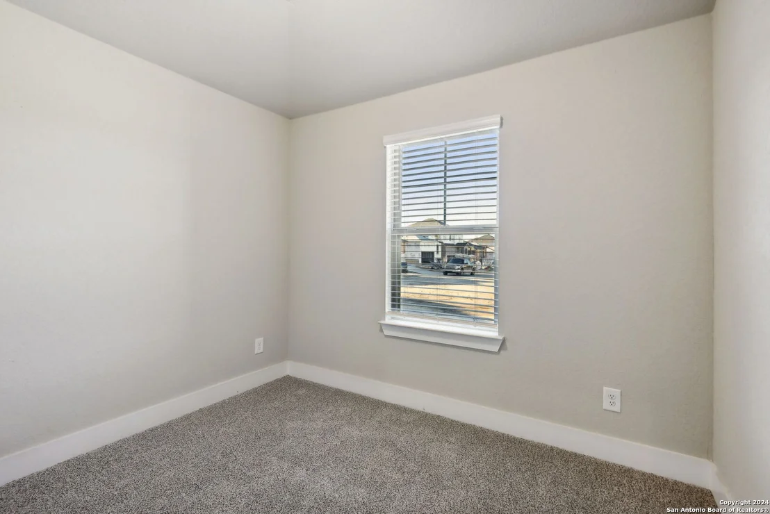Photo of 6406 Comanche Sky