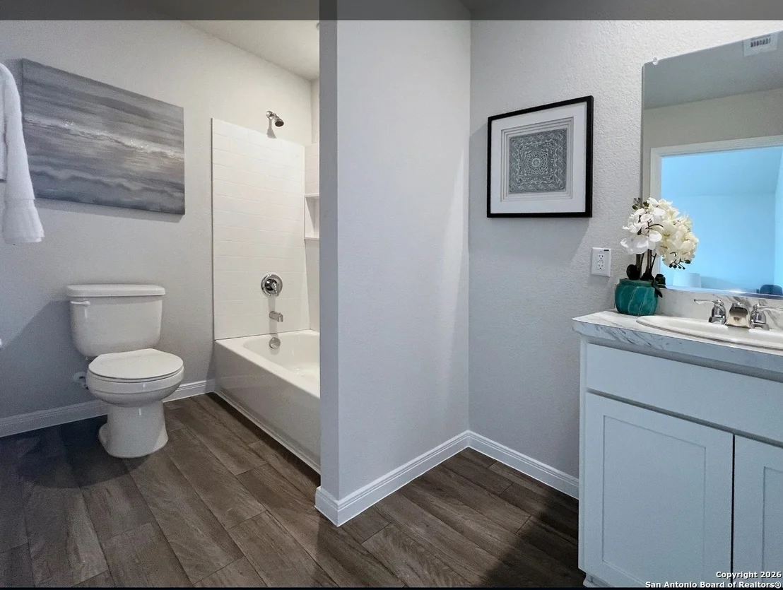 Photo of 121 Sutton Place