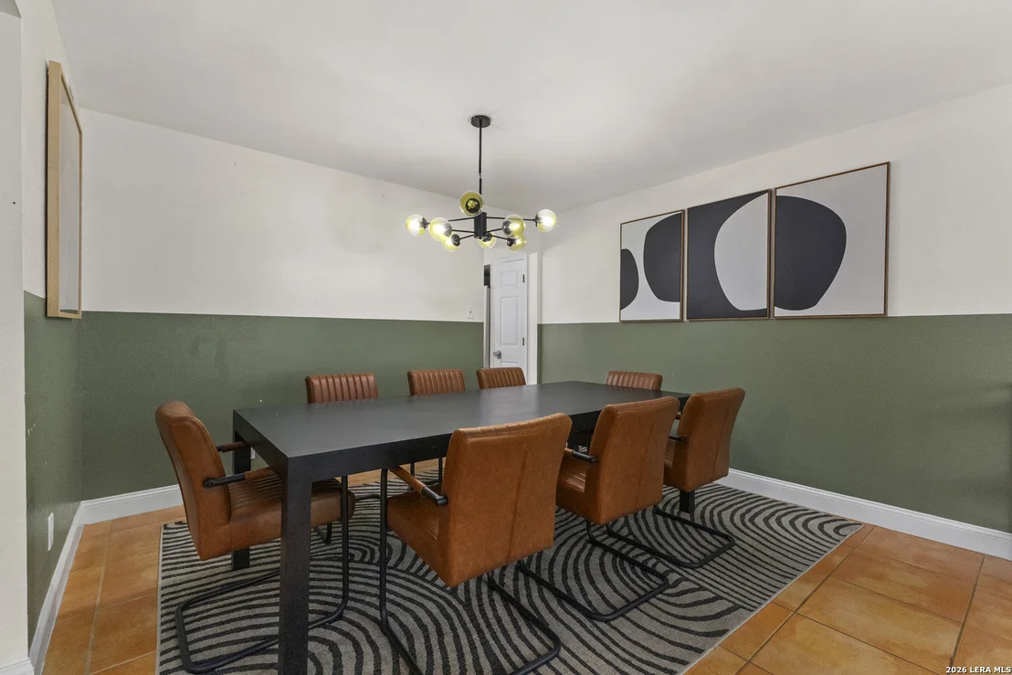 Photo of 10807 Mount Ida