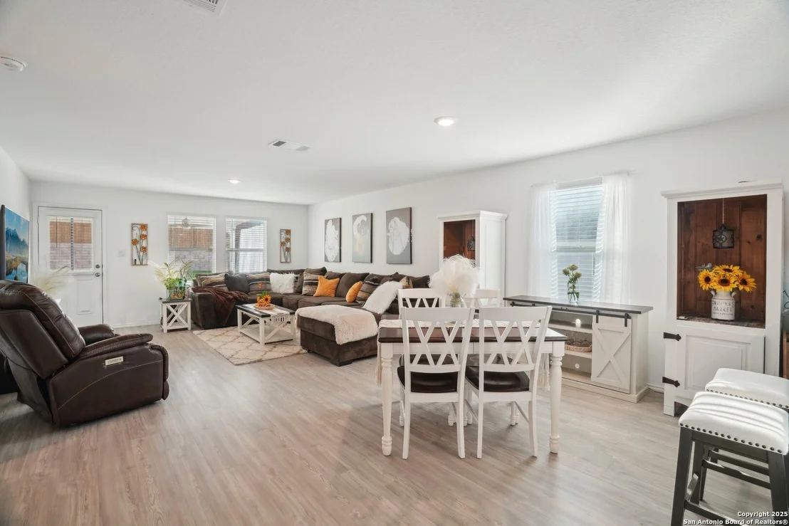 Photo of 5523 Elm Valley
