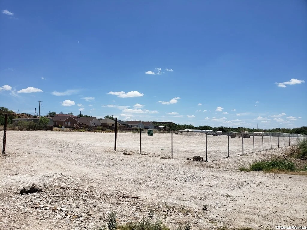 Photo of Unit 2 at 1157 STATE LOOP 480