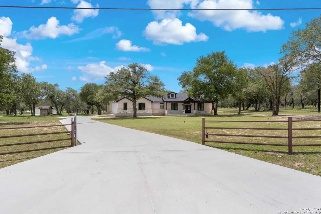 Photo of 137 County Road 6876