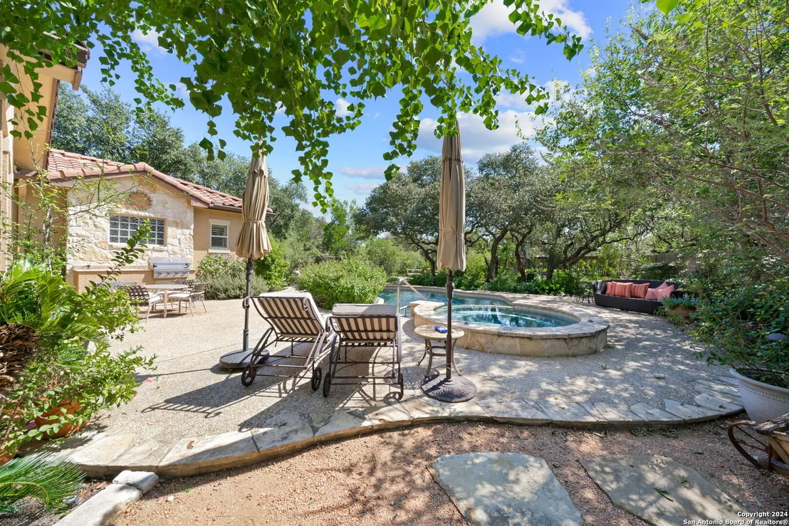 Photo of 24910 ESTANCIA CIR