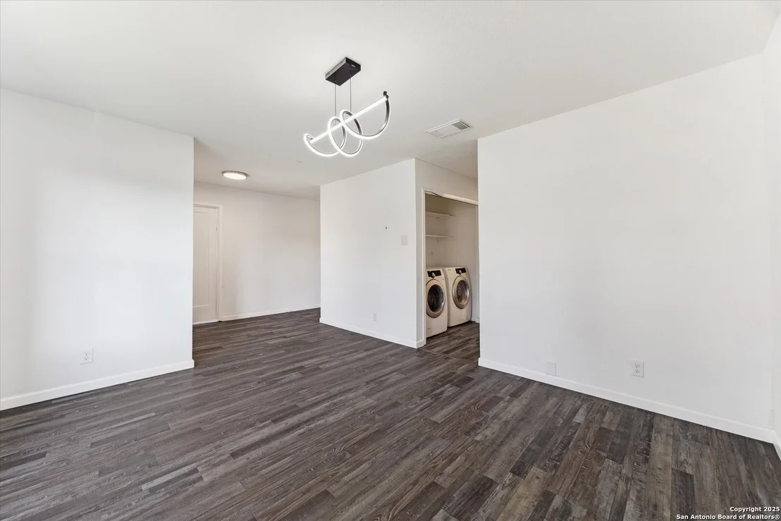 Photo of 7310 Roveen Trail