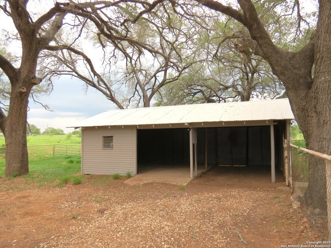 Photo of 490 Horton