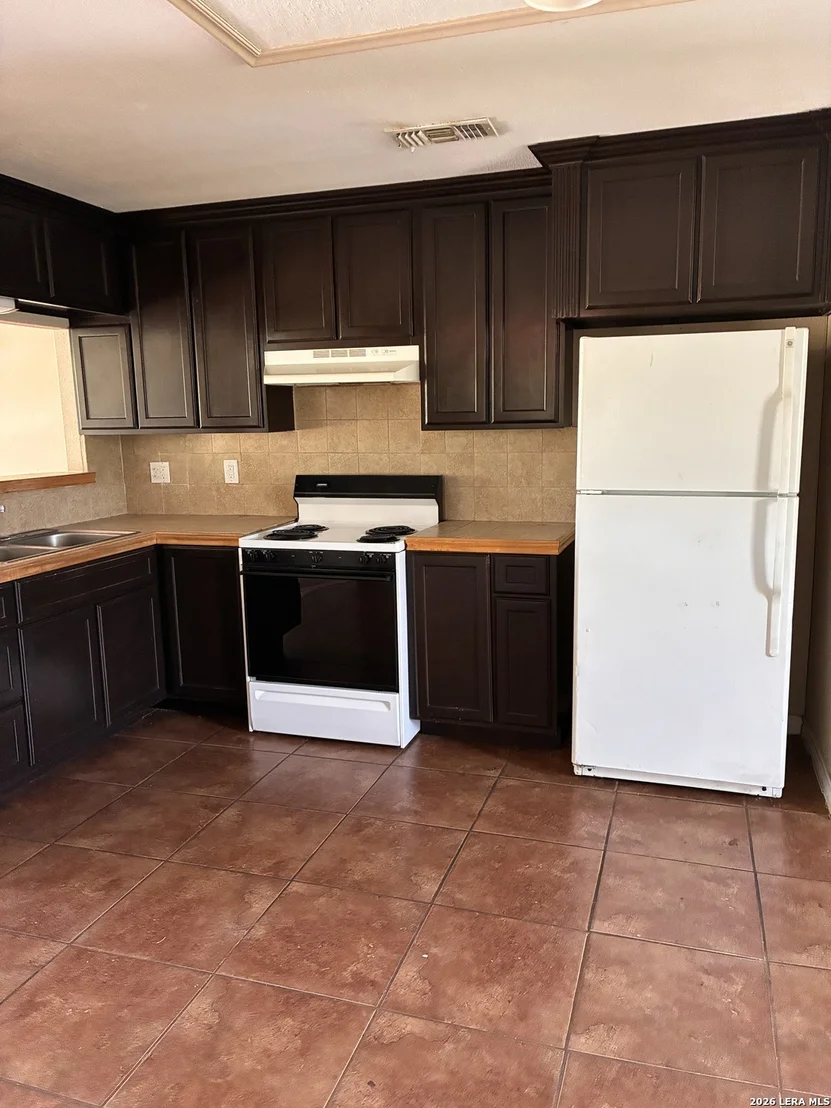 Photo of 1398 Wilson