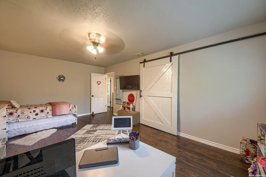 Photo of 2422 Thrasher Oak