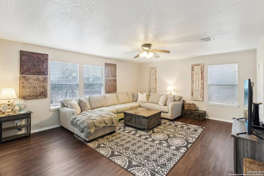 Photo of 141 GATEWOOD FLS