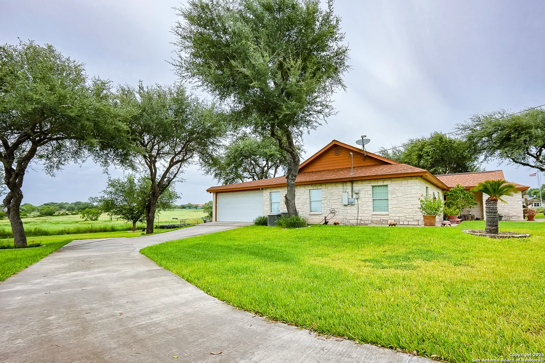 Photo of 2697 Oak Grove
