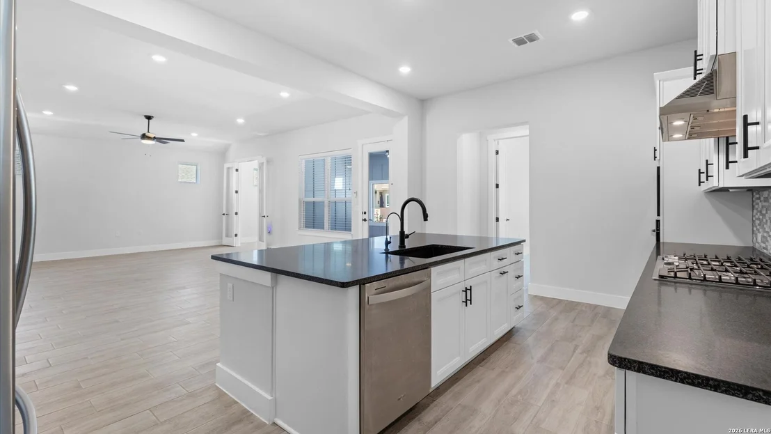Photo of 1355 Dancing Oak