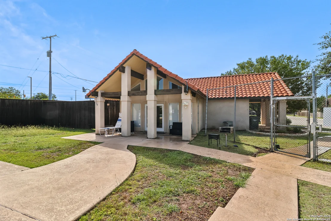 Photo of 1117 Rivertree Dr.