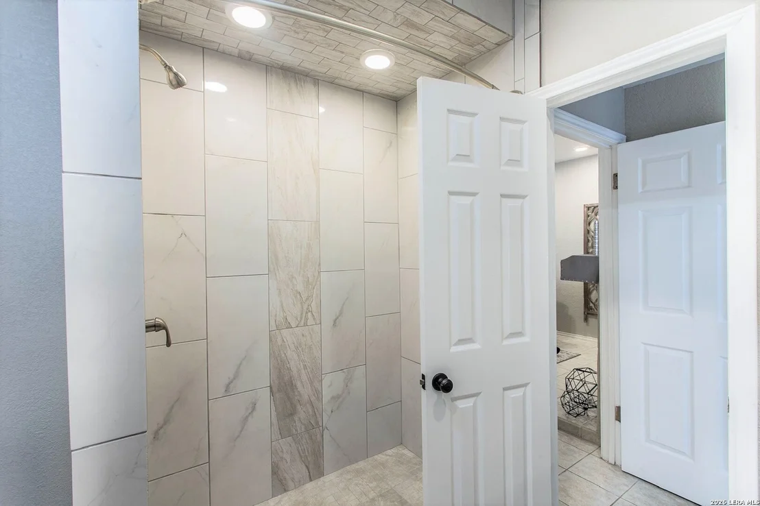 Photo of Unit 253 at 8633 Datapoint