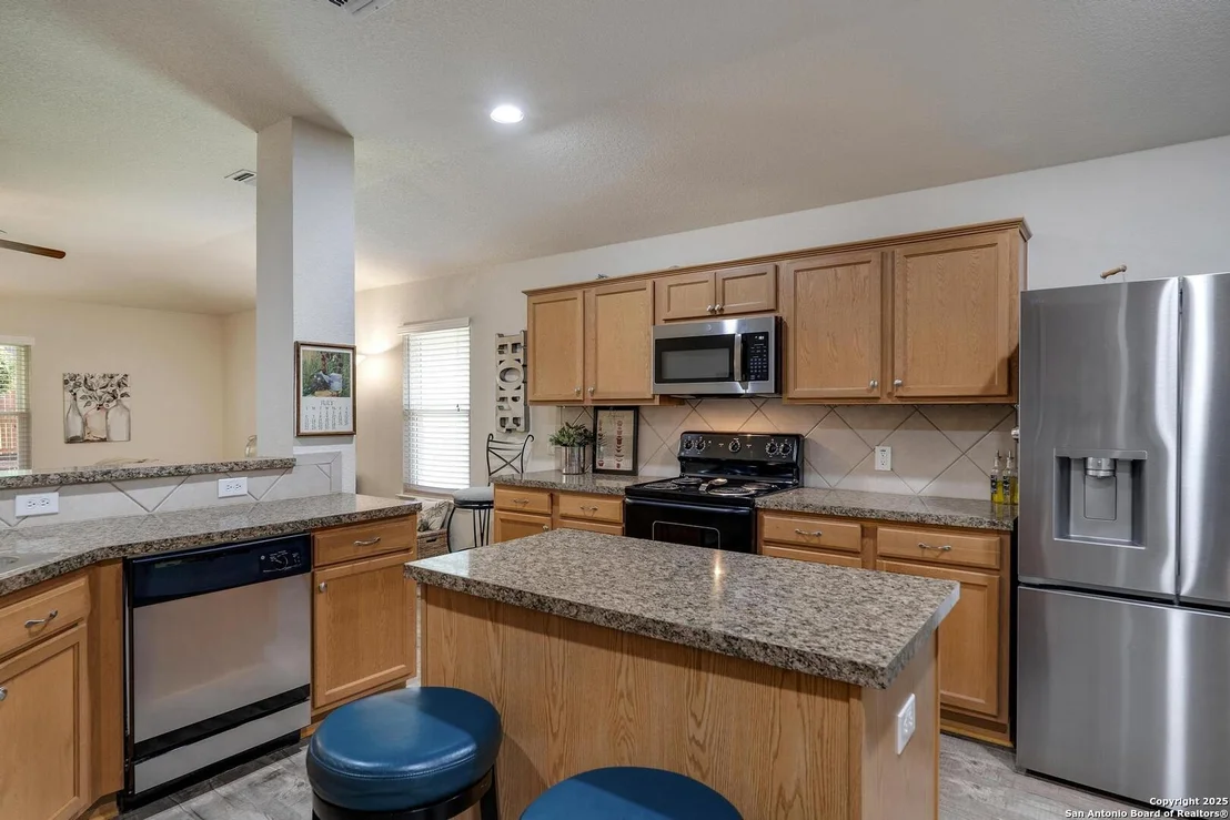 Photo of 6546 Charles Field