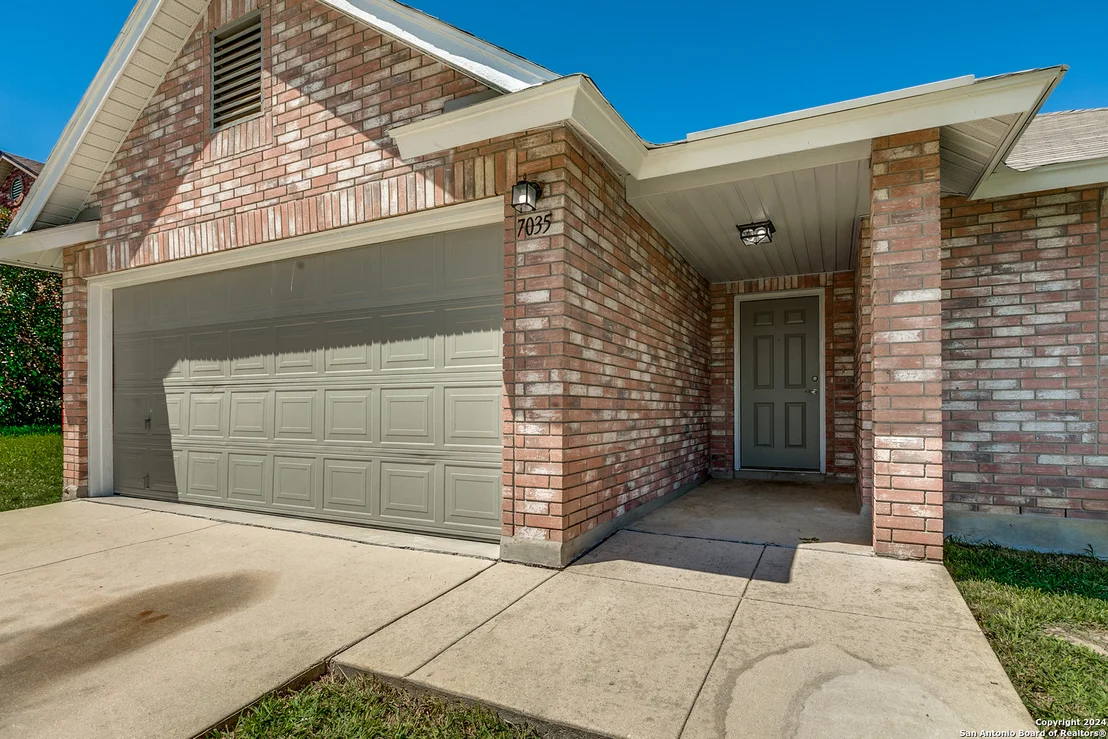 Photo of 7035 RAINTREE FRST