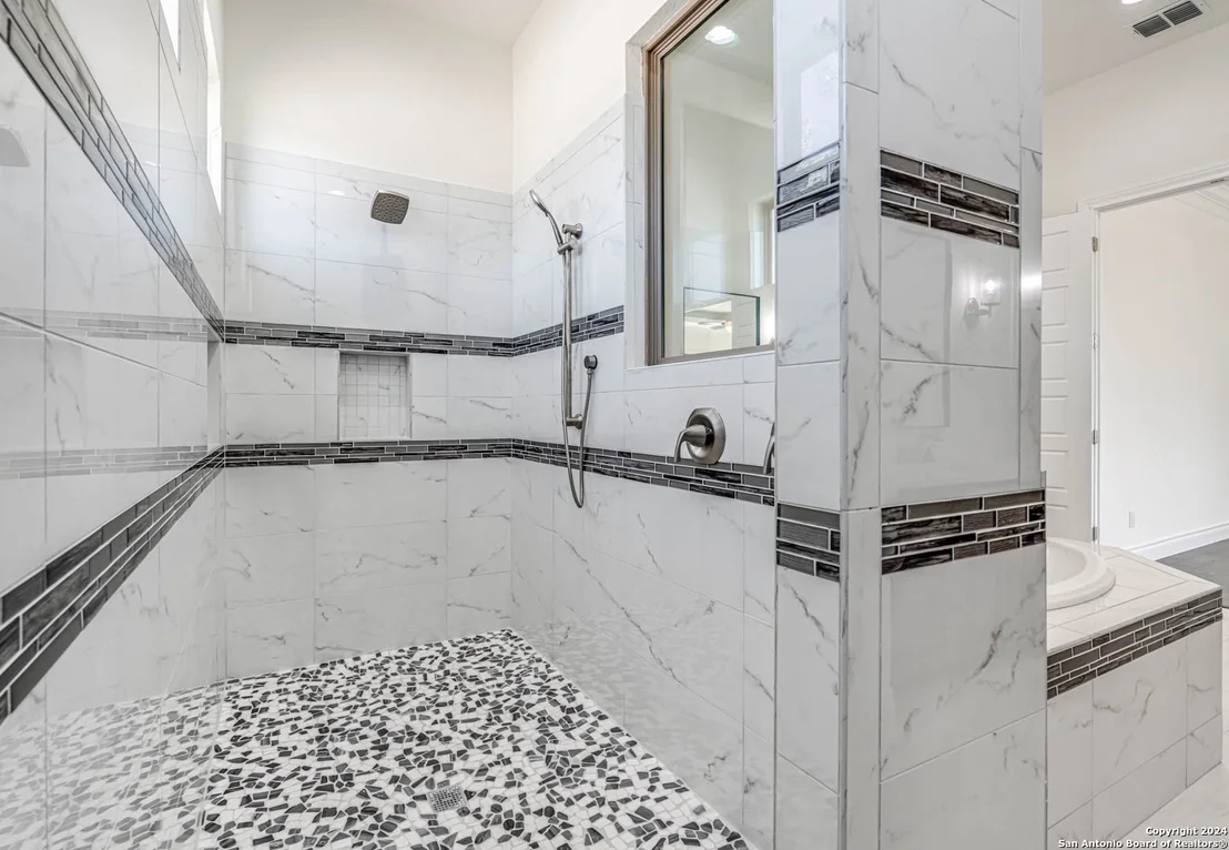 Photo of 921 ESCADA