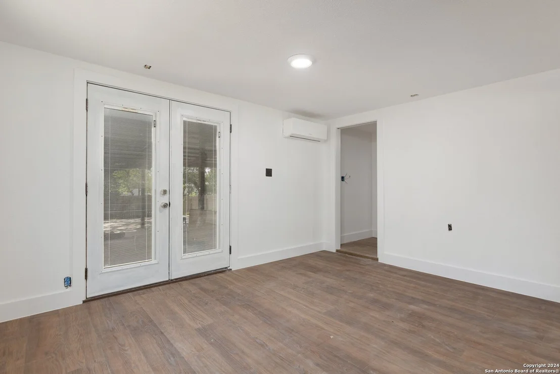 Photo of 1102 Mount Eden Dr
