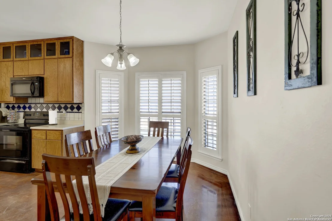 Photo of 330 TWIN OAK