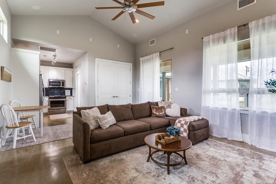 Photo of 106 RIVER MOUNTAIN DR