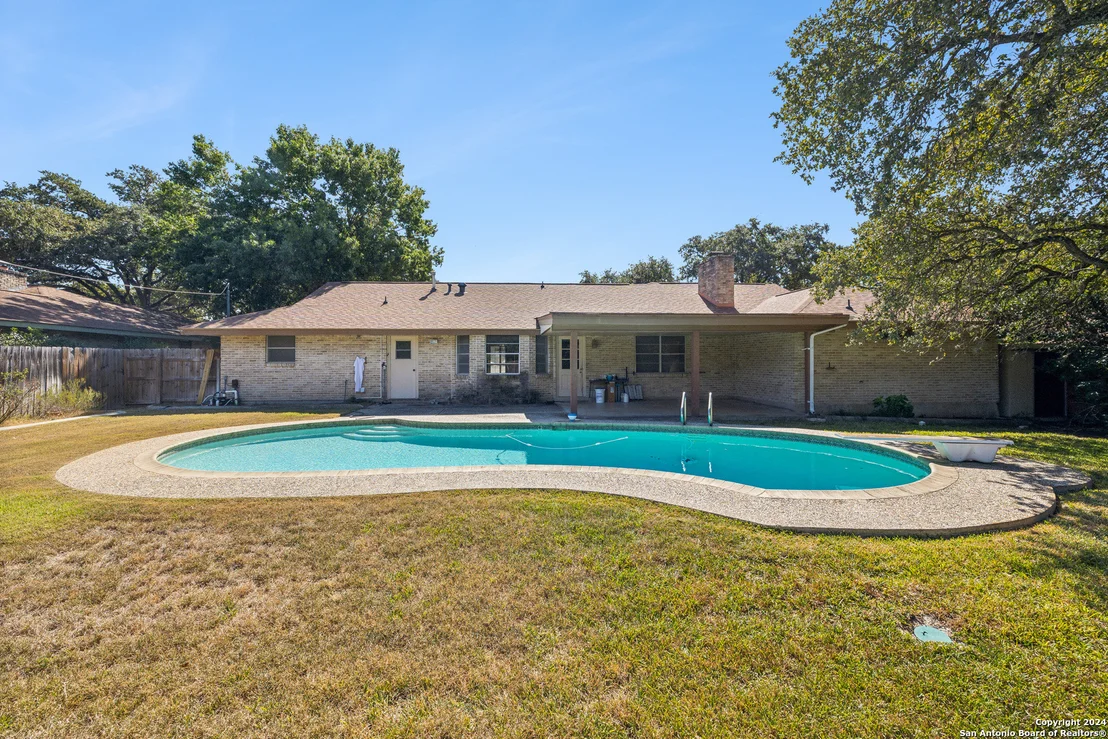 Photo of 449 GOLFCREST