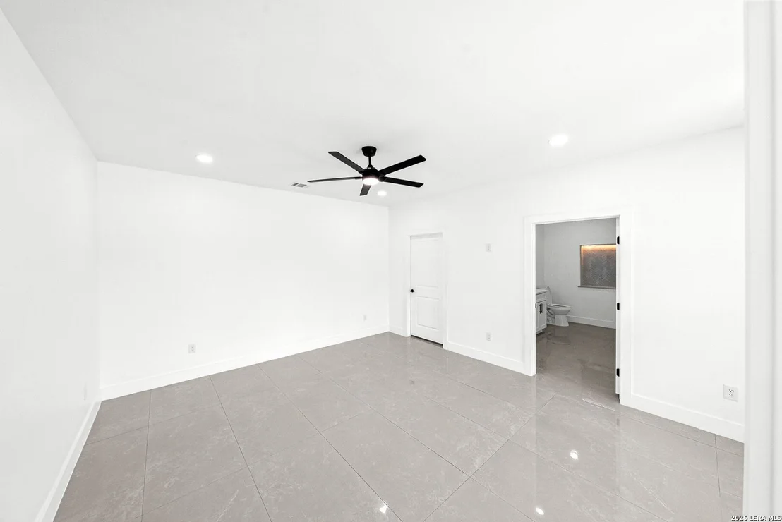Photo of 7166 Newman Blvd