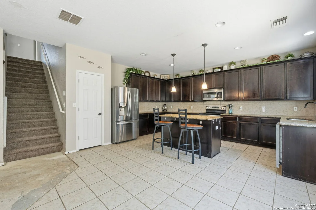 Photo of 24267 Invitation Oak