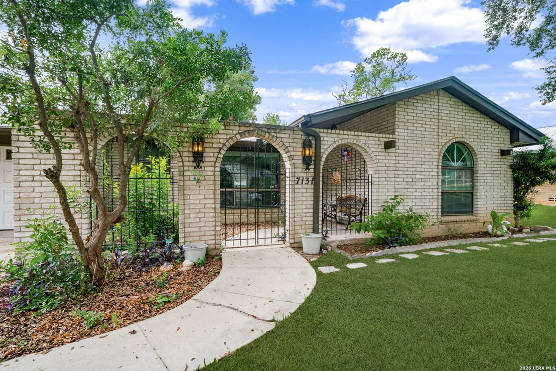 Photo of 7131 FOREST BRK