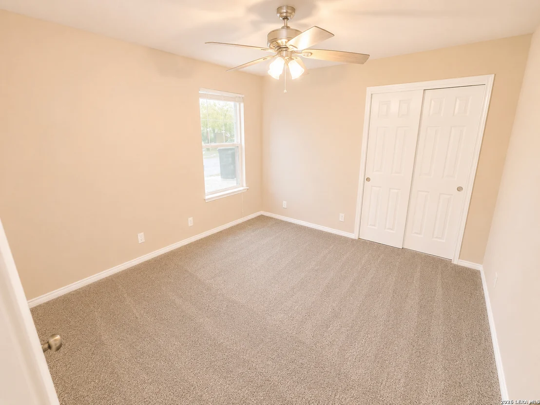 Photo of 535 DIANA DR