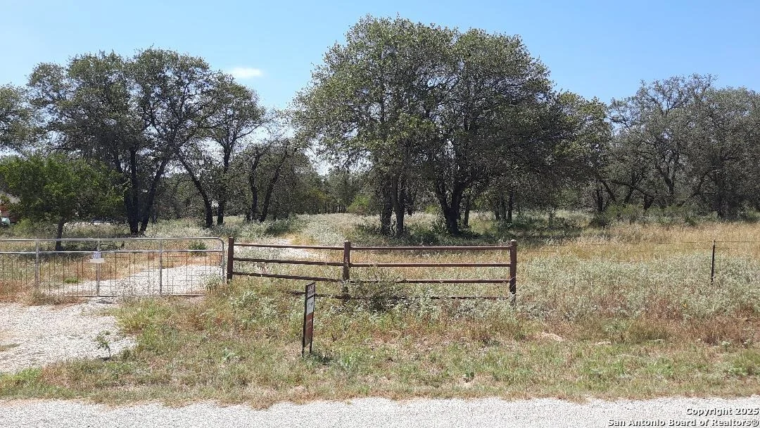 Photo of 327 County Road 6875