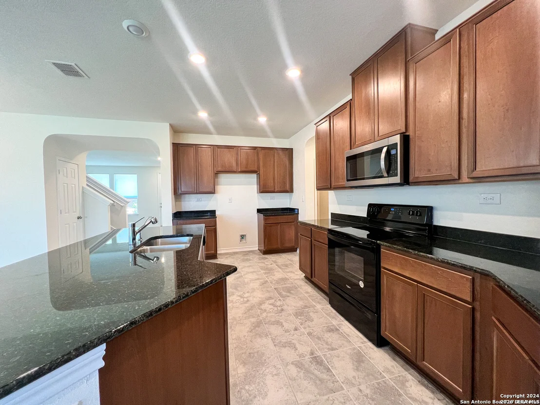 Photo of 4555 Whispering Oak