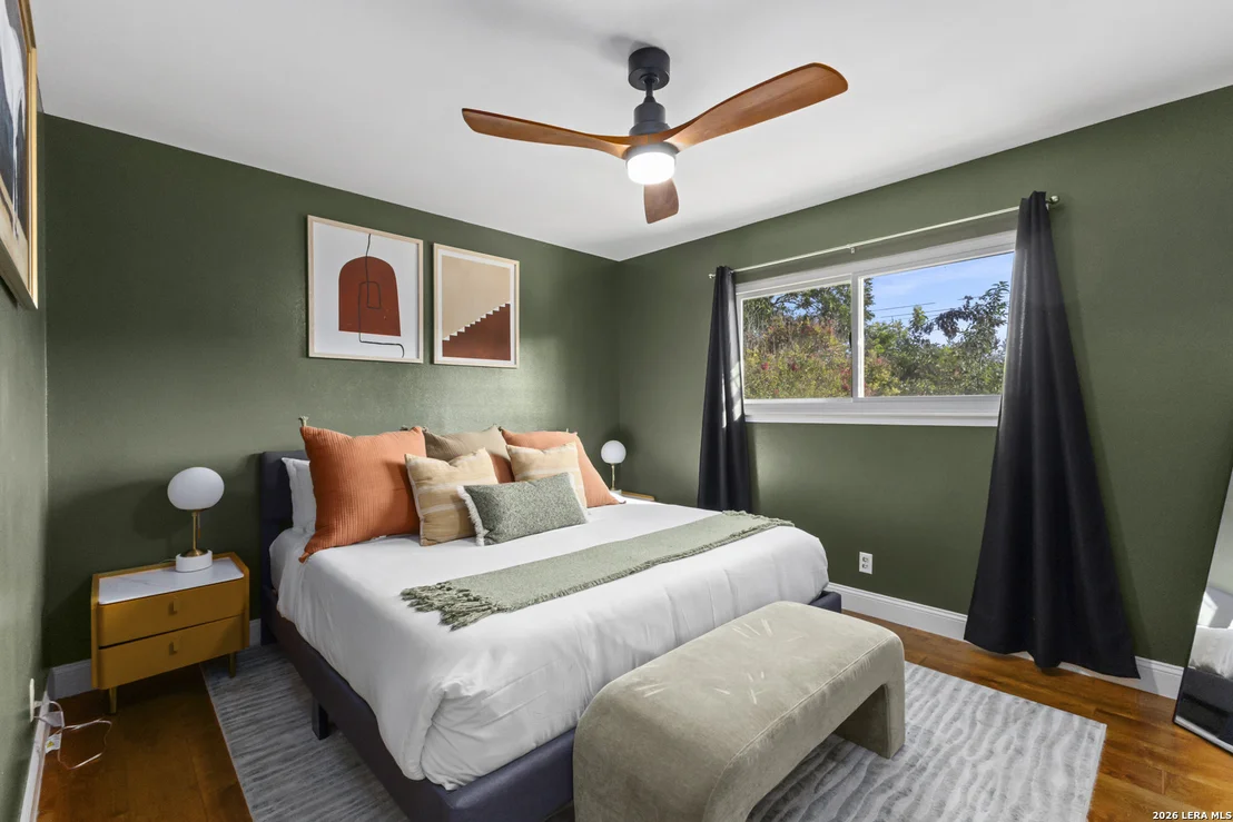 Photo of 10807 Mount Ida