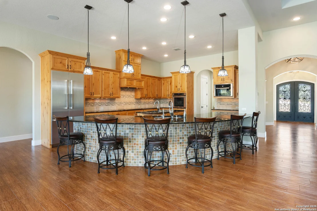Photo of 832 oak bluff