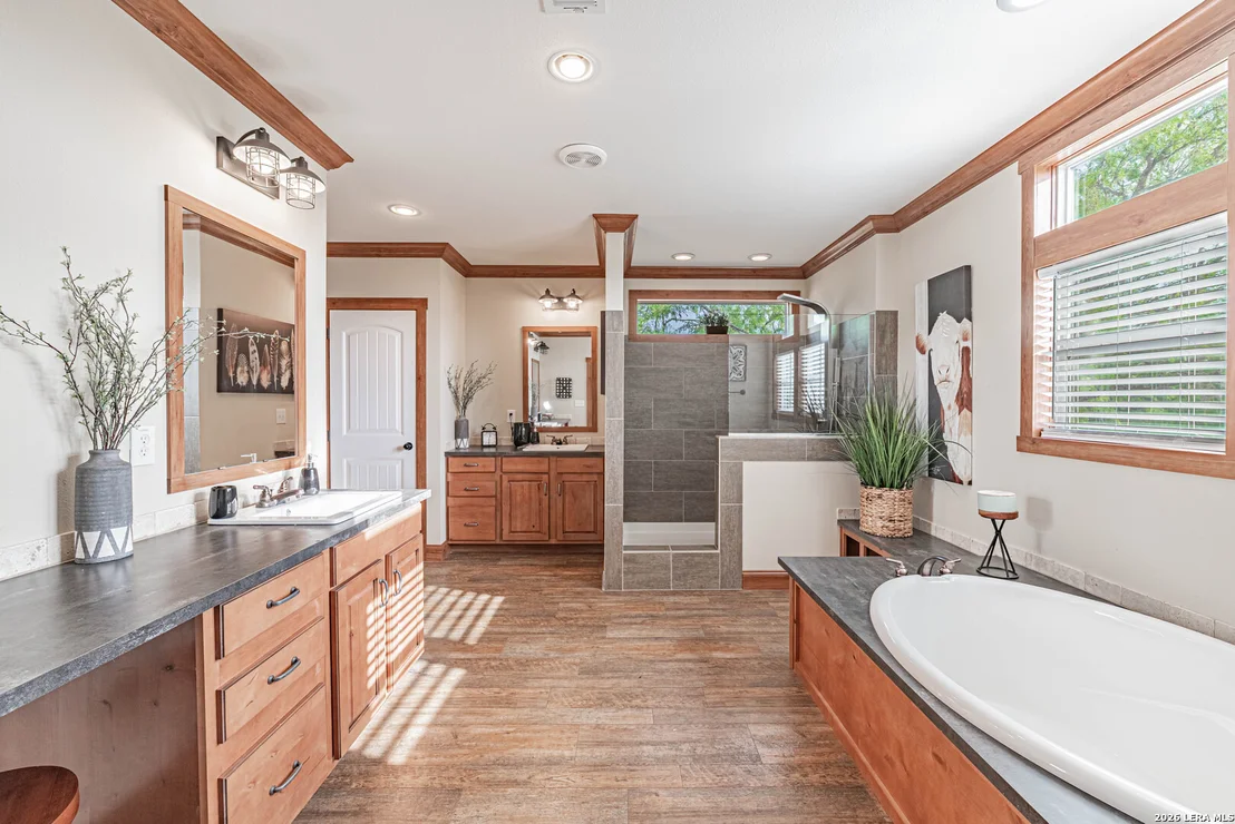 Photo of 819 County Road 356