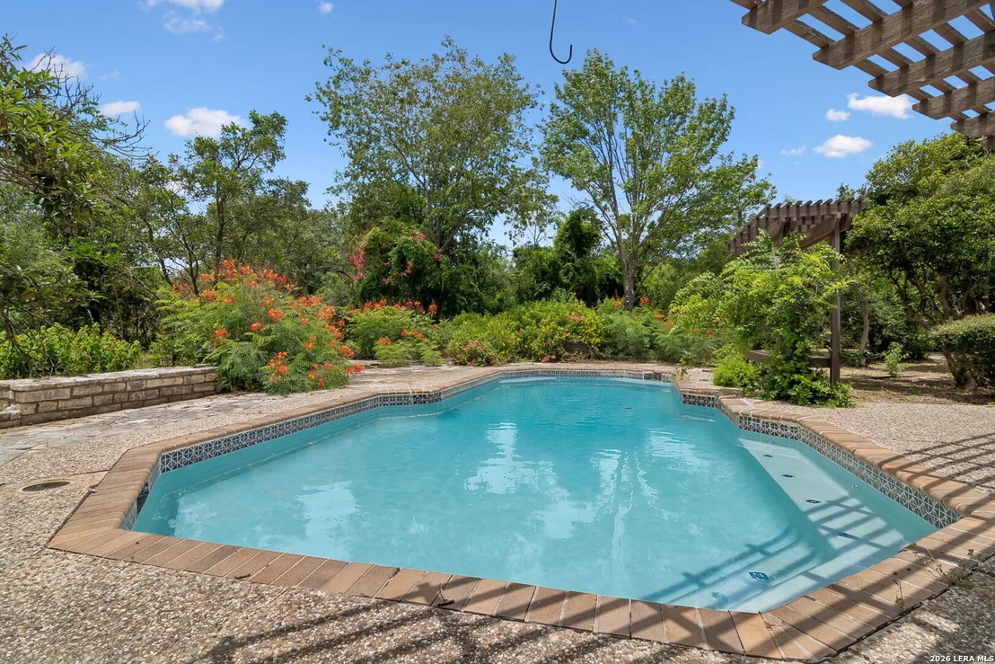 Photo of 237 CREST TRL