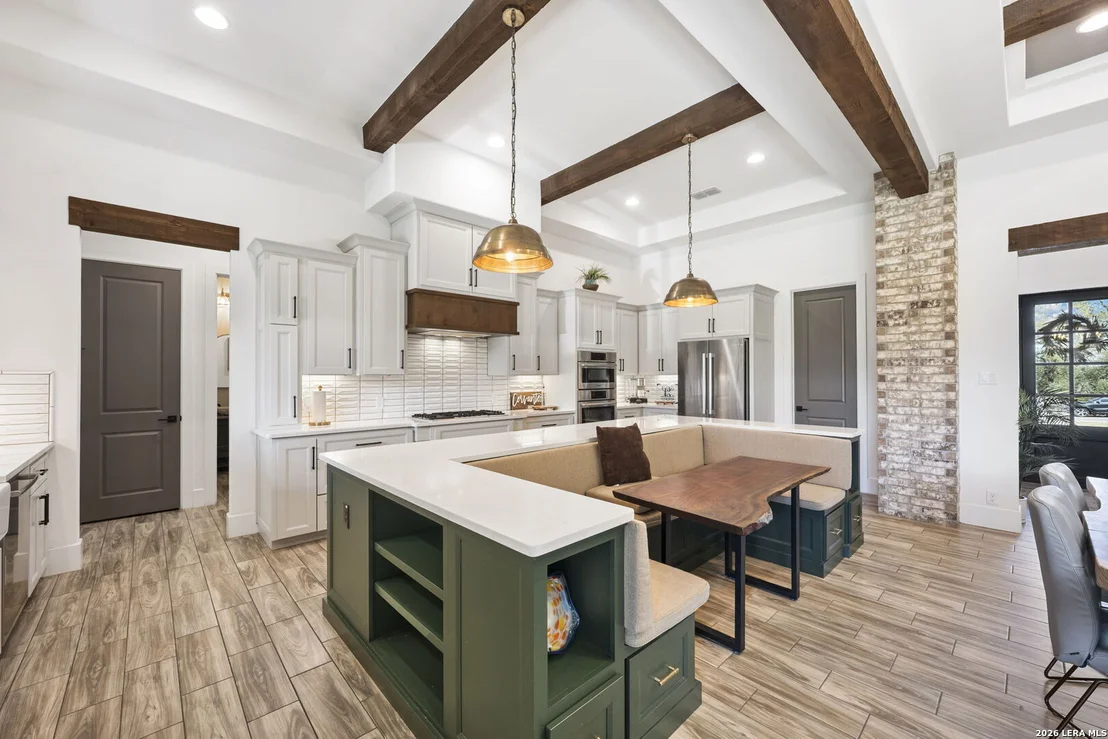 Photo of 979 Belle Oaks