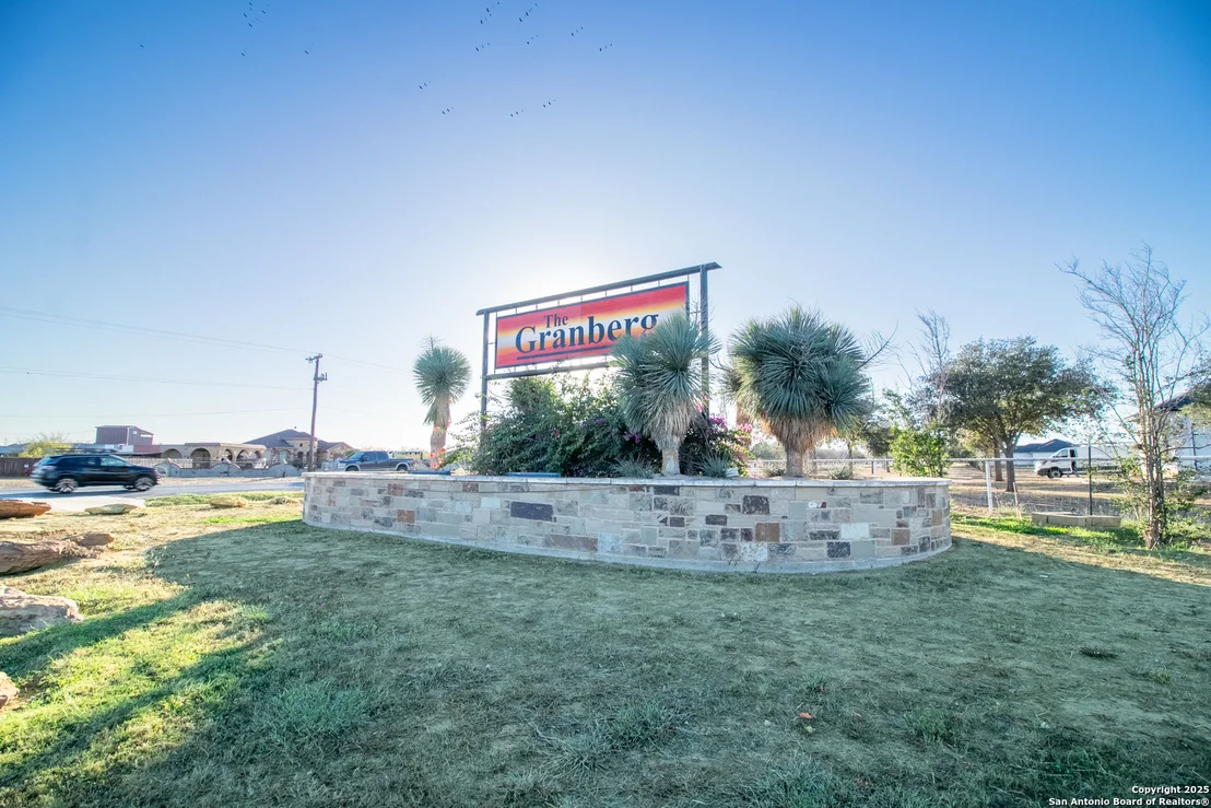 Photo of 109 W TREE FARM DR